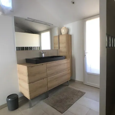 L'appartement Mireille דירה לה לבאנדו