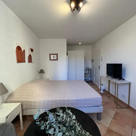 L'appartement Mireille לה לבאנדו